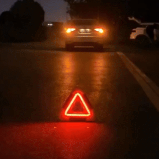 TRIANGULO DE EMERGENCIAS CON LUZ LED